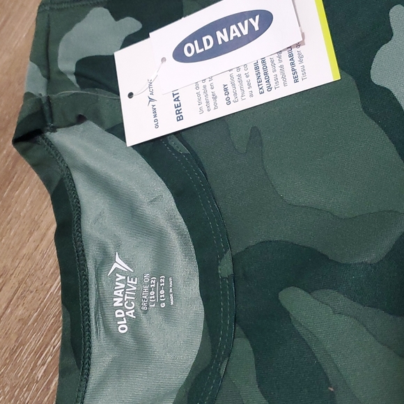 Tops - Picture 2 of 4